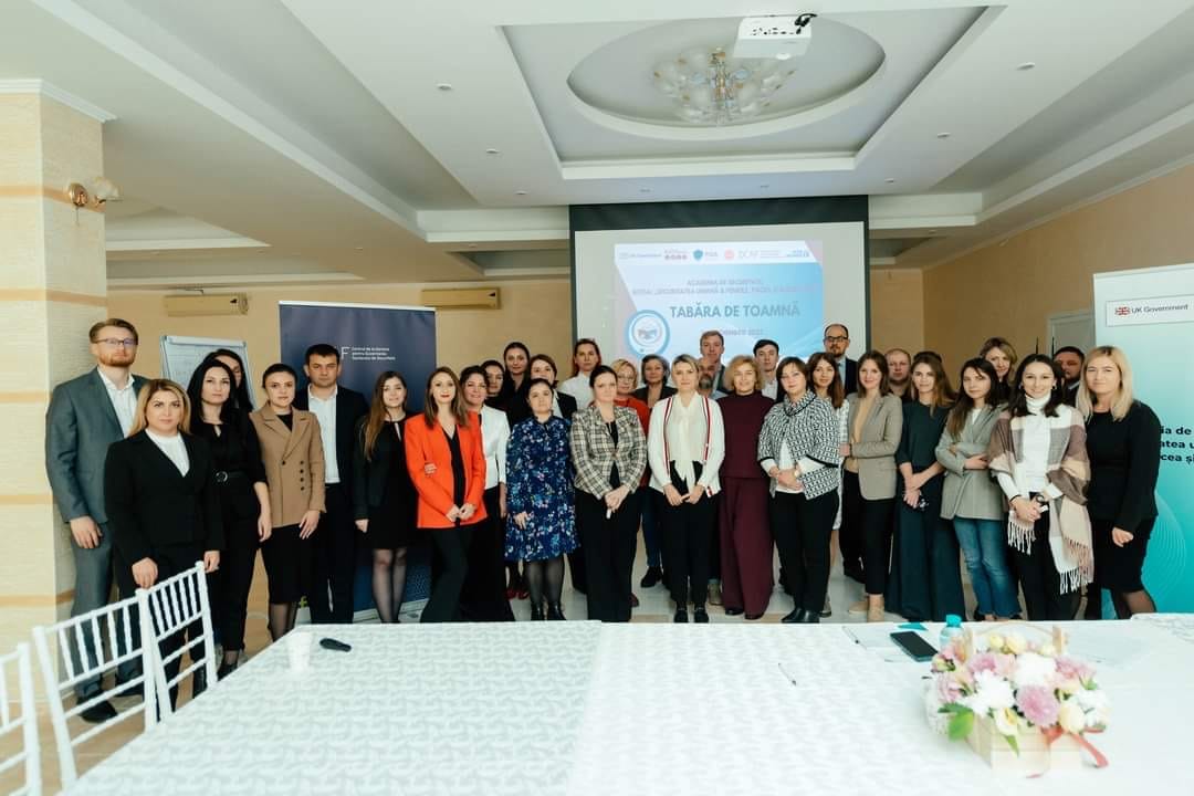 Tabăra de toamnă dedicată securității umane